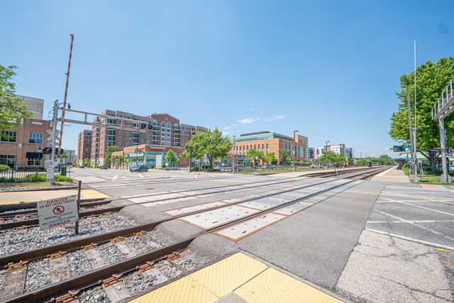 770 Pearson Street 2-511, Des Plaines, IL 60016