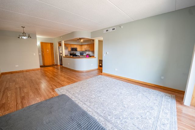 770 Pearson Street 2-511, Des Plaines, IL 60016