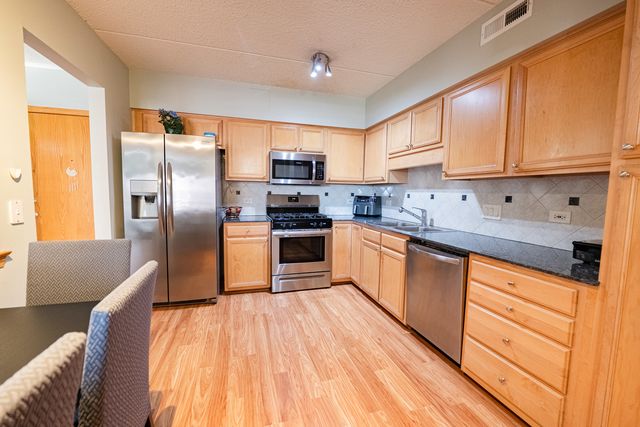 770 Pearson Street 2-511, Des Plaines, IL 60016