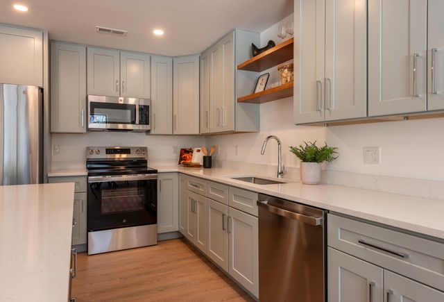 1060 Main St 307, Millis, MA 02054