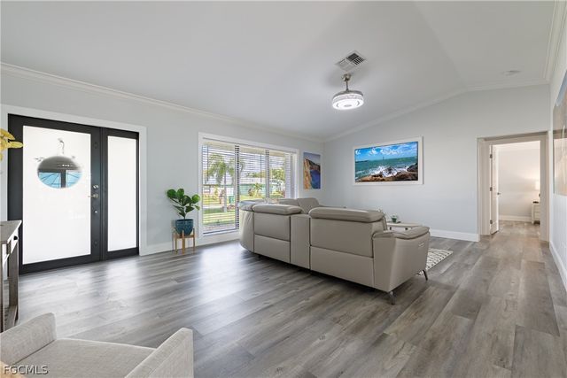 1932 SE 9th TER, Cape Coral, FL 33990