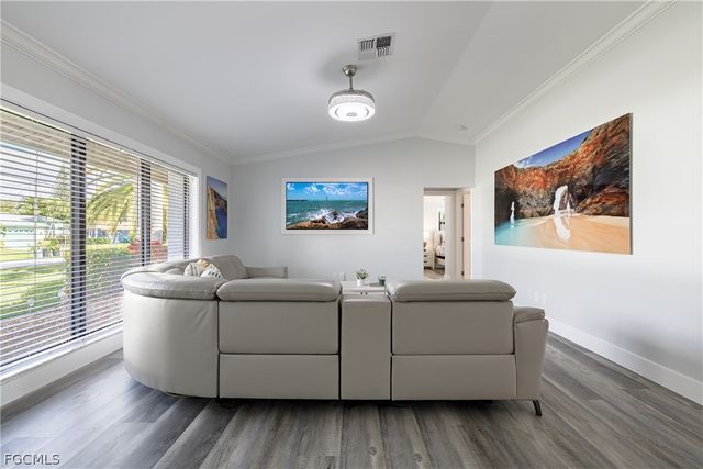 1932 SE 9th TER, Cape Coral, FL 33990