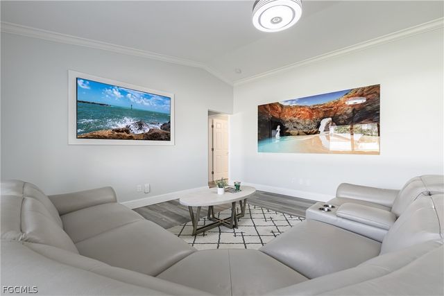 1932 SE 9th TER, Cape Coral, FL 33990