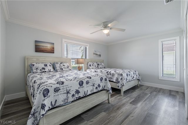 1932 SE 9th TER, Cape Coral, FL 33990