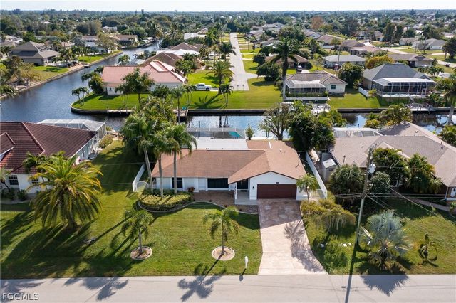 1932 SE 9th TER, Cape Coral, FL 33990