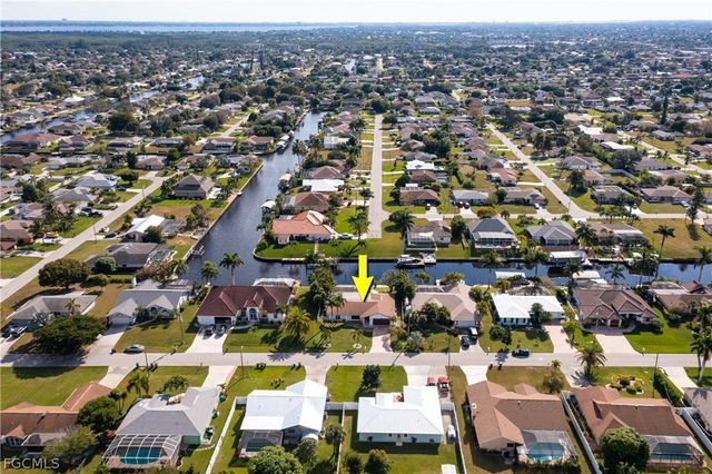 1932 SE 9th TER, Cape Coral, FL 33990