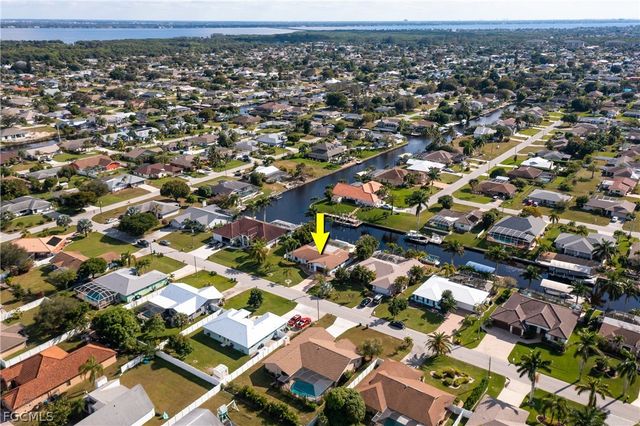 1932 SE 9th TER, Cape Coral, FL 33990