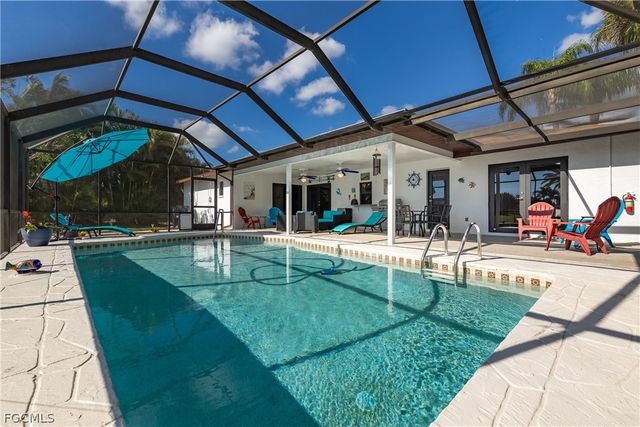 1932 SE 9th TER, Cape Coral, FL 33990