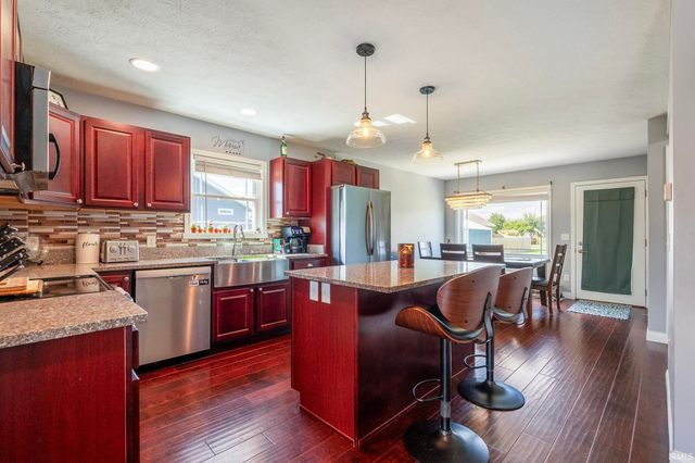 1558 Fox Run Court, Spencer, IN 47460