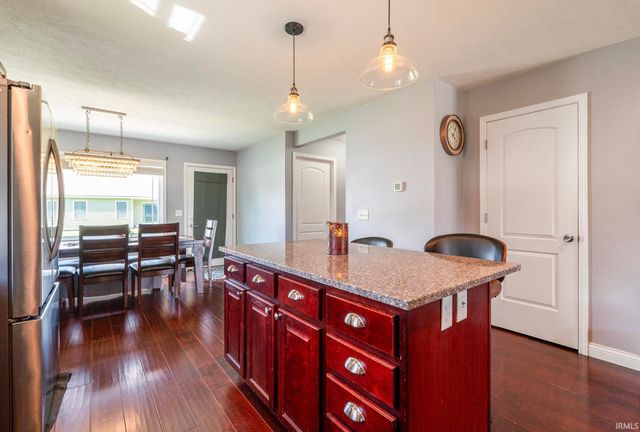 1558 Fox Run Court, Spencer, IN 47460