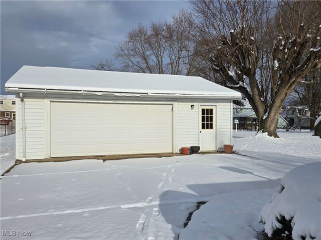 705 17th Street, Vienna, WV 26105