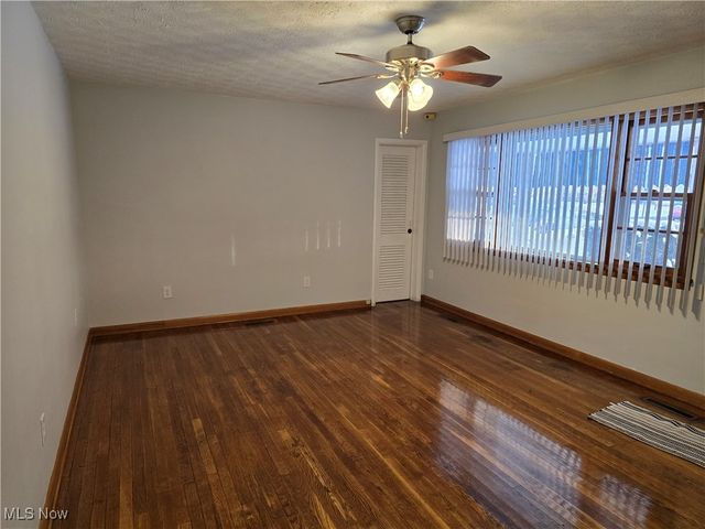 705 17th Street, Vienna, WV 26105