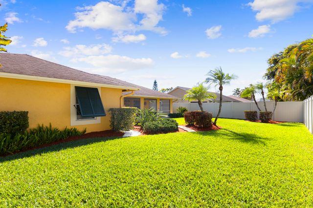 1952 Primrose Lane, Wellington, FL 33414