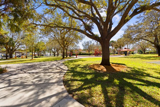 1952 Primrose Lane, Wellington, FL 33414