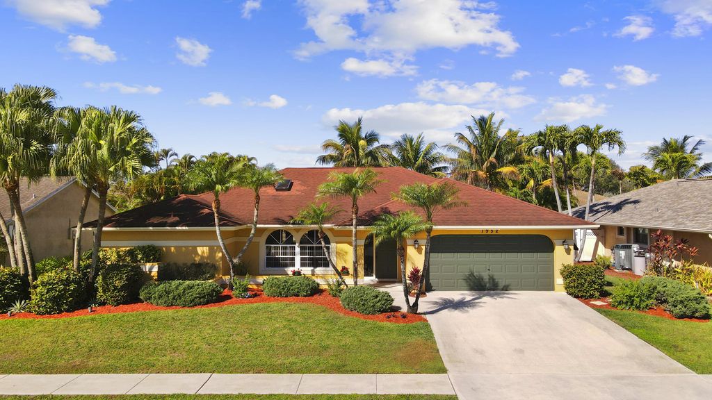 1952 Primrose Lane, Wellington, FL 33414