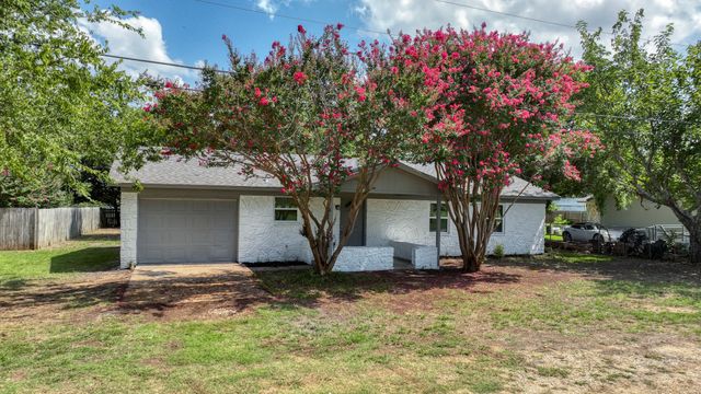 1905 Walker Court, Granbury, TX 76048