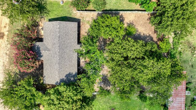 1905 Walker Court, Granbury, TX 76048