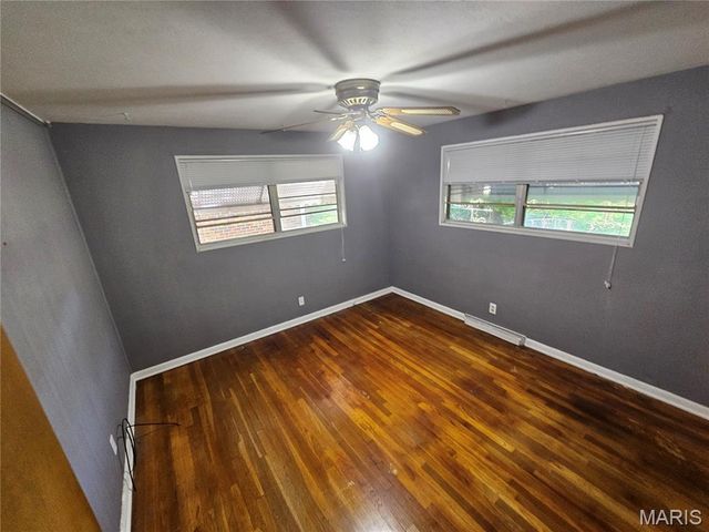 2356 Gardner Drive, St Louis, MO 63136
