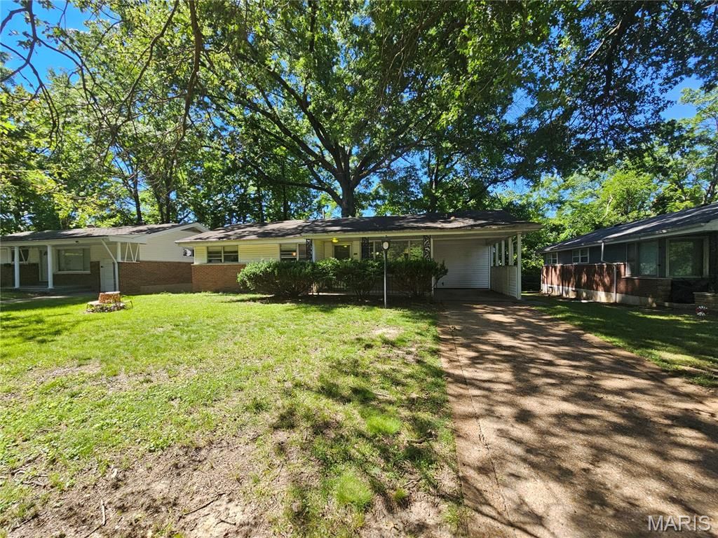 2356 Gardner Drive, St Louis, MO 63136