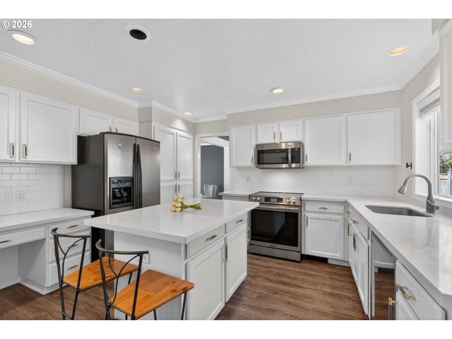 7860 Sw GEARHART Dr, Beaverton, OR 97007