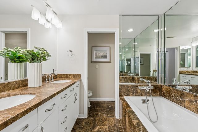 33 W Huron Street 502, Chicago, IL 60654