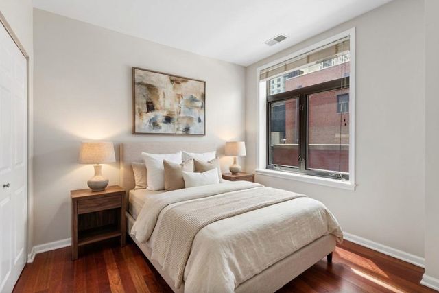 33 W Huron Street 502, Chicago, IL 60654
