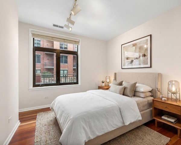 33 W Huron Street 502, Chicago, IL 60654