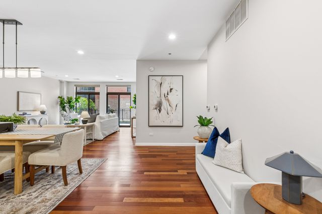33 W Huron Street 502, Chicago, IL 60654