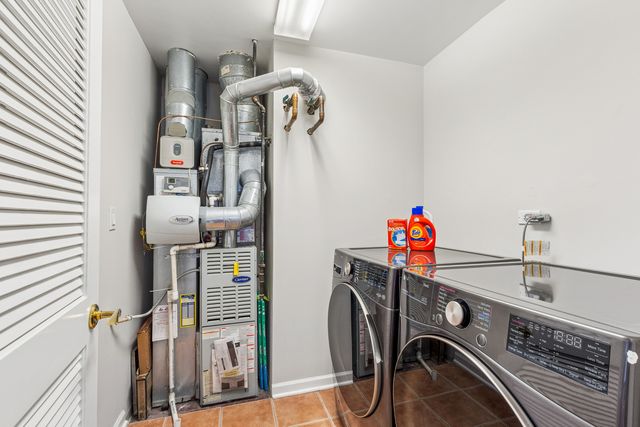 33 W Huron Street 502, Chicago, IL 60654