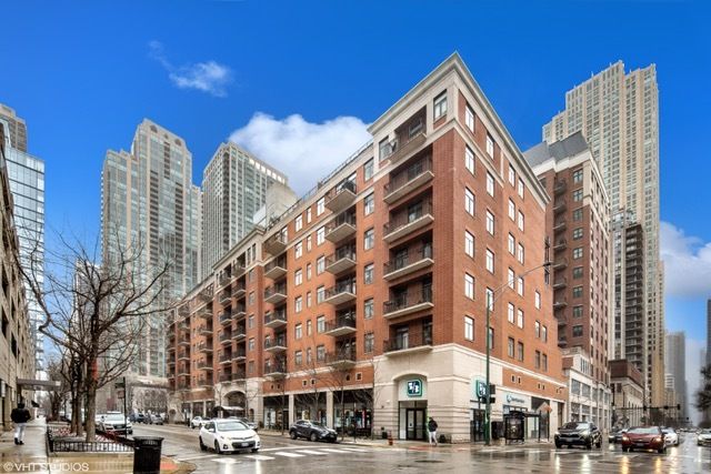 33 W Huron Street 502, Chicago, IL 60654