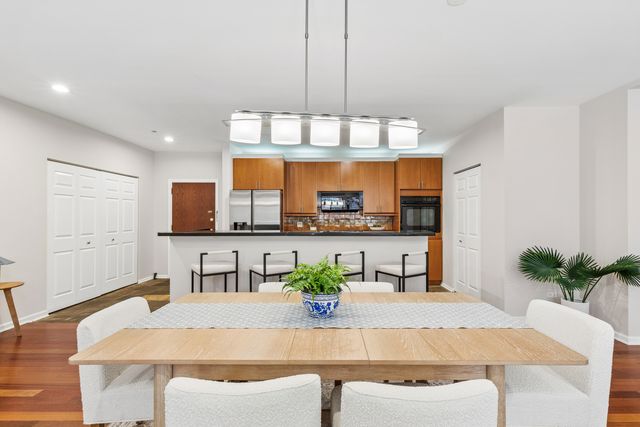 33 W Huron Street 502, Chicago, IL 60654