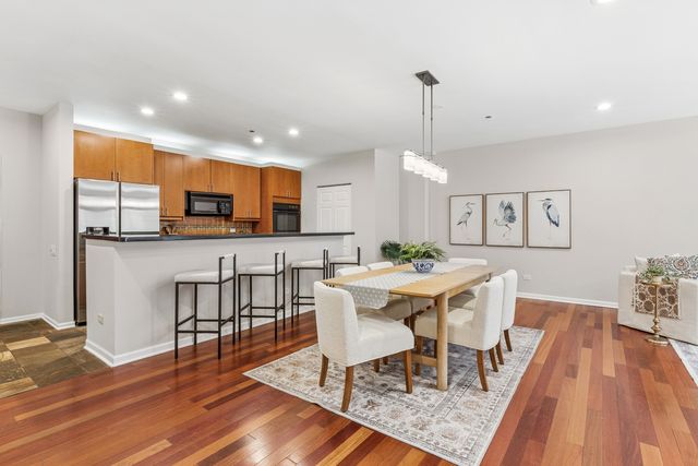 33 W Huron Street 502, Chicago, IL 60654