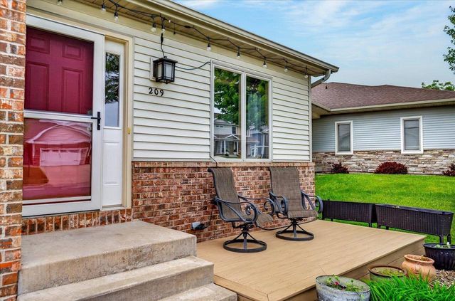 209 W Gonstead Road, Mount Horeb, WI 53572