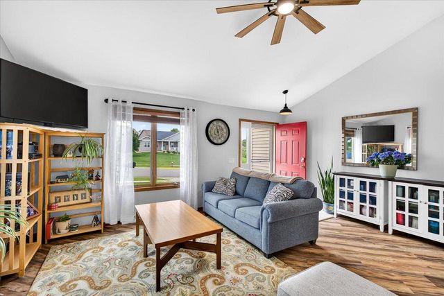 209 W Gonstead Road, Mount Horeb, WI 53572