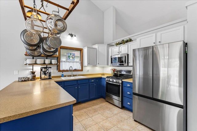 209 W Gonstead Road, Mount Horeb, WI 53572