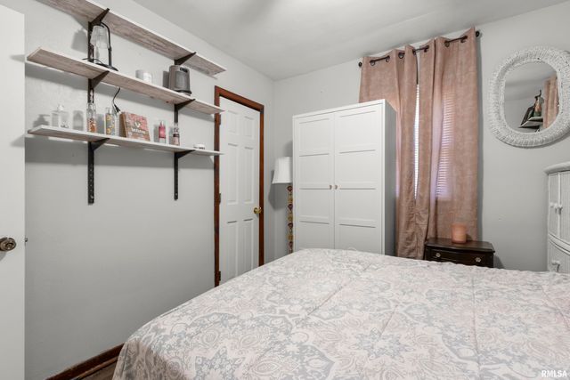 109 N 19TH Street, Pekin, IL 61554