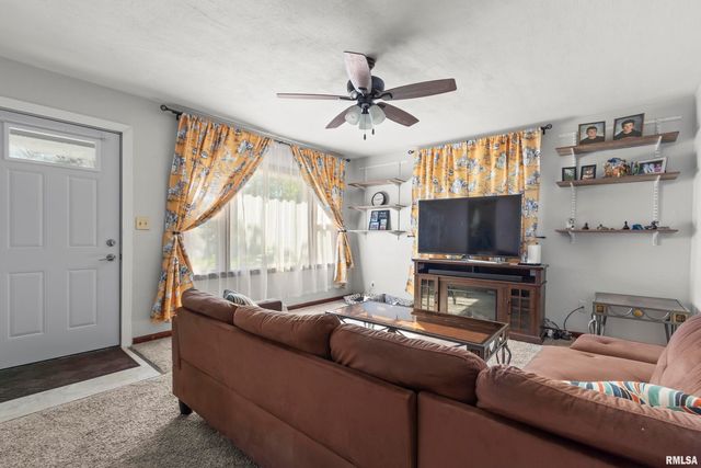 109 N 19TH Street, Pekin, IL 61554