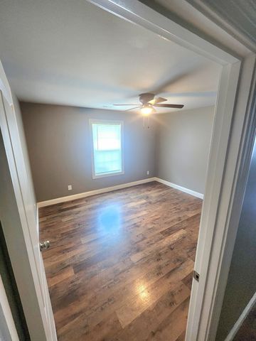 1414 Triple K Ave, Lawrenceburg, TN 38464