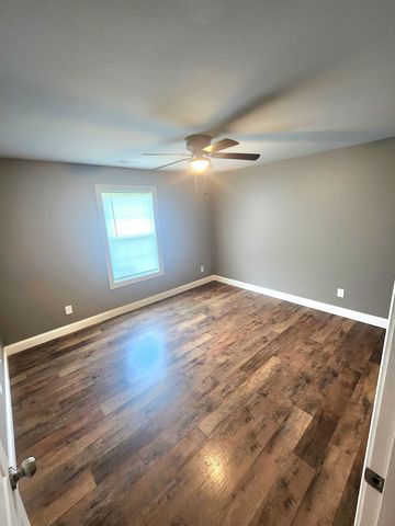 1414 Triple K Ave, Lawrenceburg, TN 38464