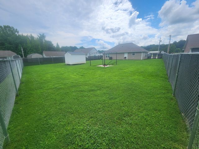 1414 Triple K Ave, Lawrenceburg, TN 38464