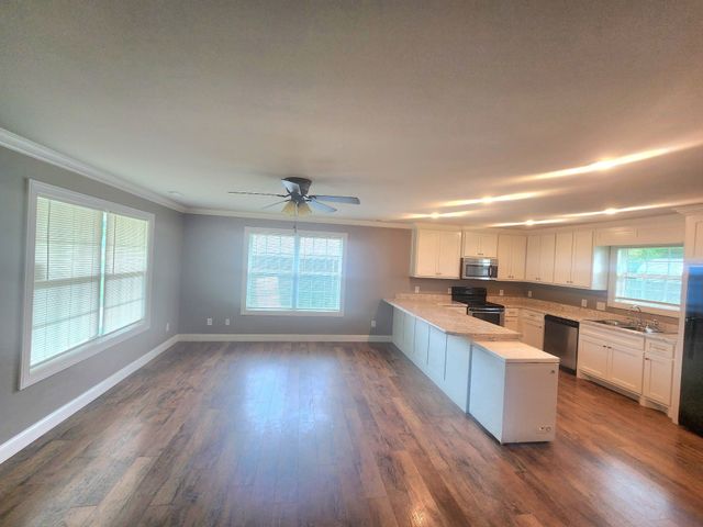 1414 Triple K Ave, Lawrenceburg, TN 38464