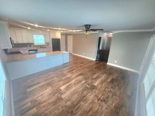 1414 Triple K Ave, Lawrenceburg, TN 38464