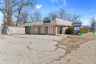 321 East Sunshine Street, Springfield, MO 65807