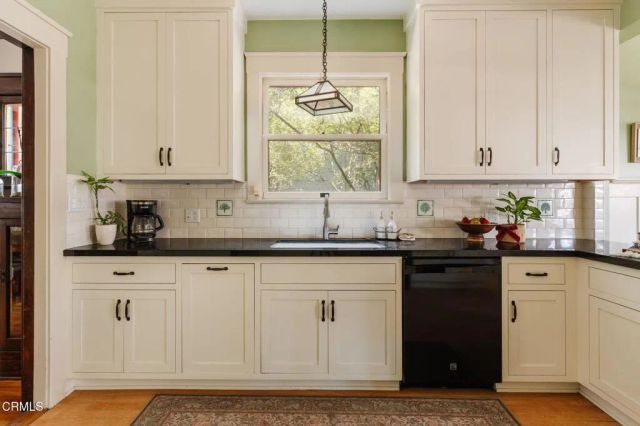 2066 Fletcher Avenue, South Pasadena, CA 91030