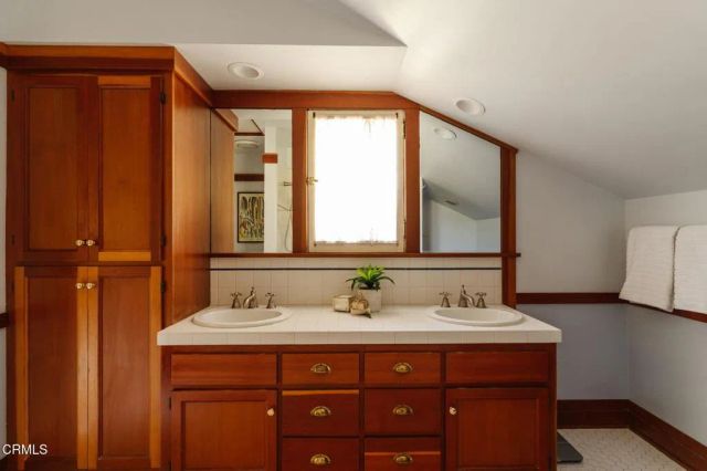 2066 Fletcher Avenue, South Pasadena, CA 91030