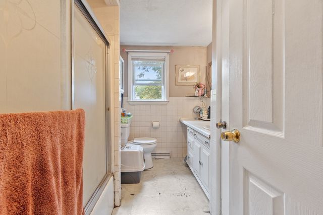 53 Cook St, Lynn, MA 01902