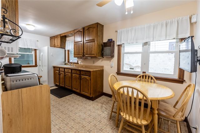 88 Colebourne Rd, Rochester, NY 14609