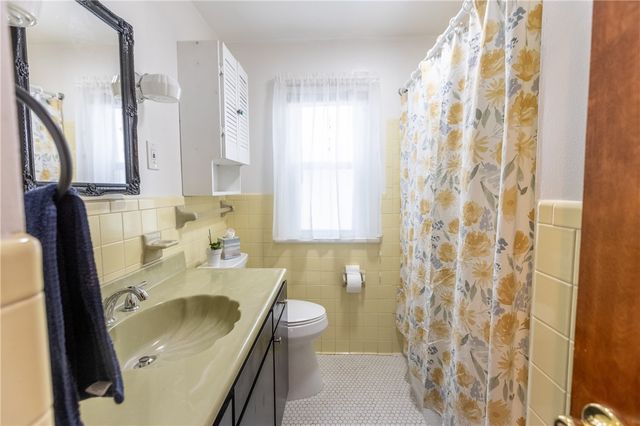 88 Colebourne Rd, Rochester, NY 14609