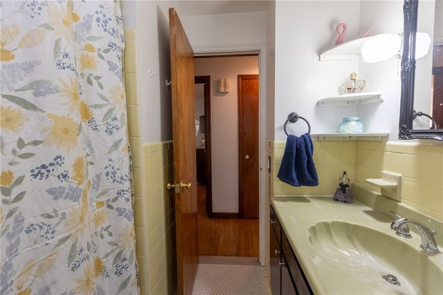 88 Colebourne Rd, Rochester, NY 14609