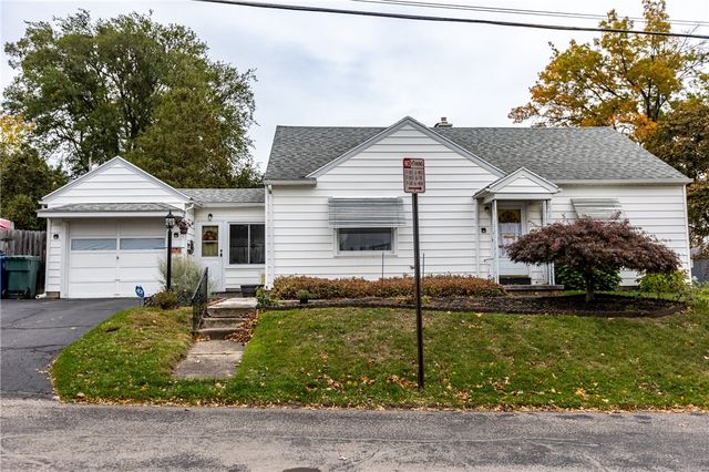 88 Colebourne Rd, Rochester, NY 14609